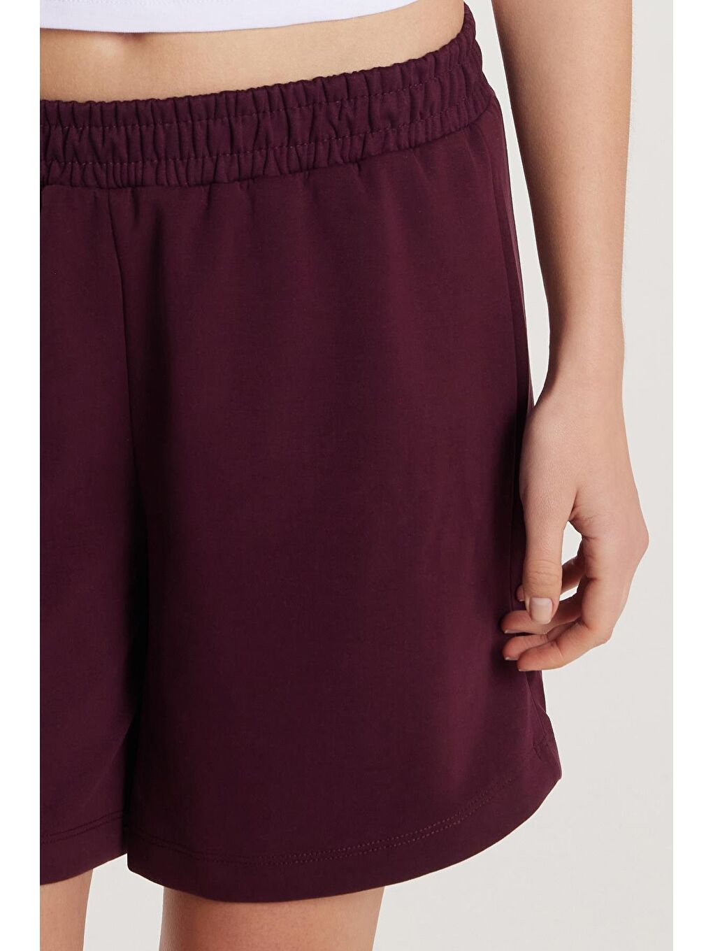 Kadın Modal Kumaş Relax Fit Rahat Kesim Lastikli Kısa Bordo Şort-2