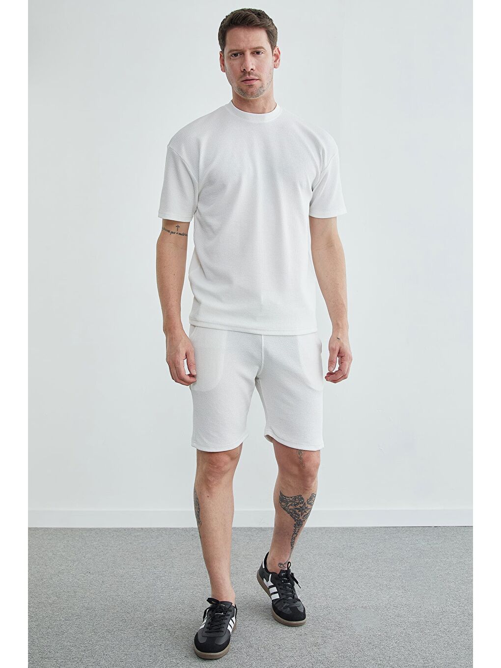 Beyaz Beli Lastikli Fitilli Şort-2