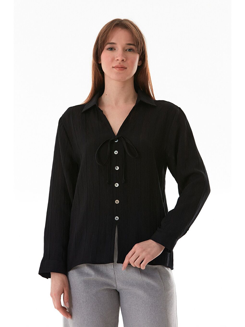 Siyah Önü Bağlamalı Düğmeli Salaş Gömlek