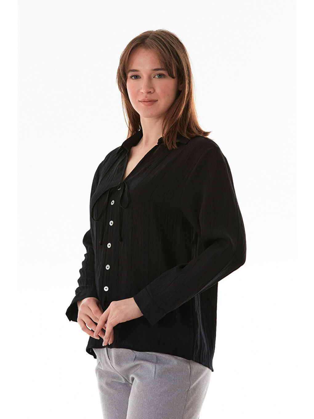 Siyah Önü Bağlamalı Düğmeli Salaş Gömlek-1