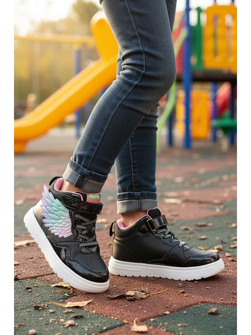 Siyah Cırtlı Hafif Bilek Boy Kız Çocuk Spor Ayakkabı Helen F-2
