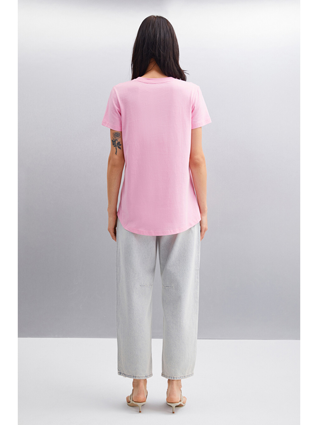 Pembe Samantha Kadın %100 Organik Pamuklu Comfort Fit Arkası Uzun Basic Örme PEMBE T-Shirt-5