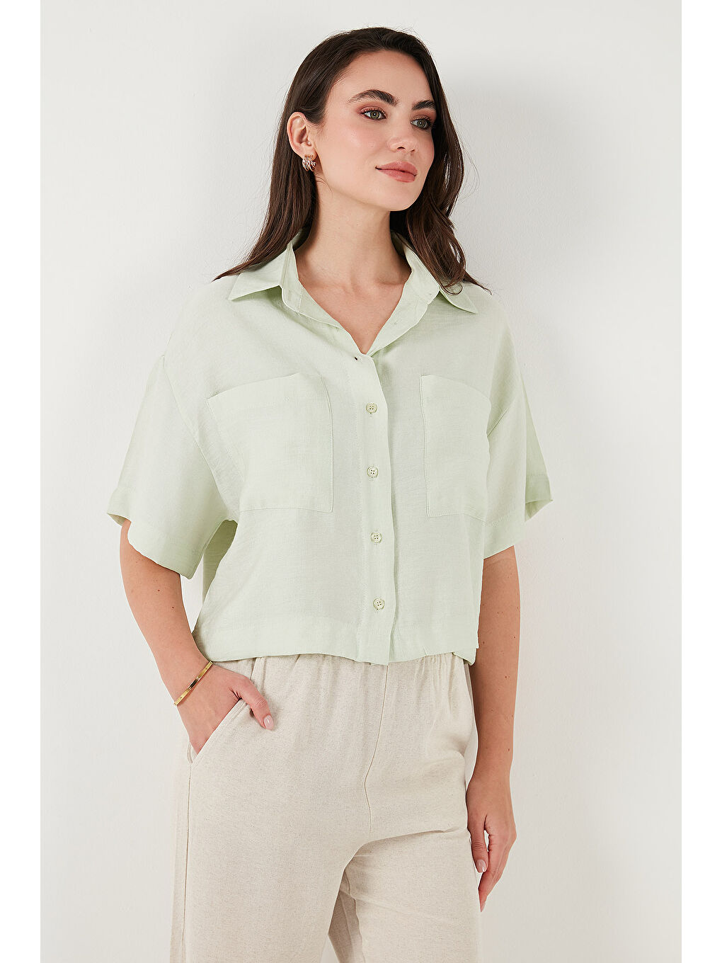 Yeşil Regular Fit Cep Detaylı Kısa Kollu Gömlek 6778568-1