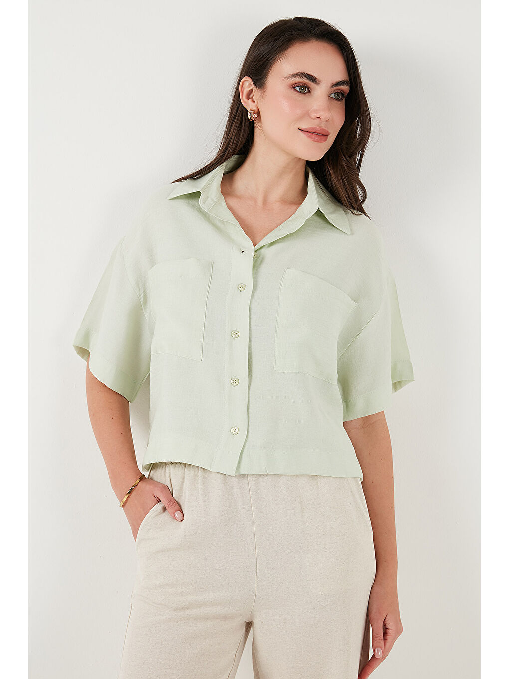 Yeşil Regular Fit Cep Detaylı Kısa Kollu Gömlek 6778568-3