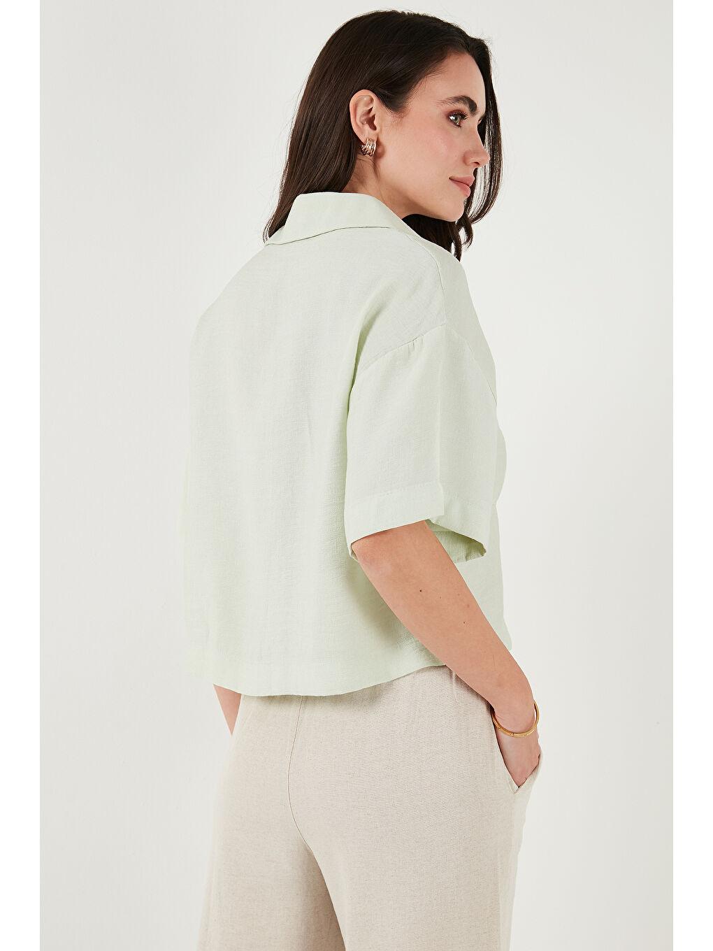 Yeşil Regular Fit Cep Detaylı Kısa Kollu Gömlek 6778568-5