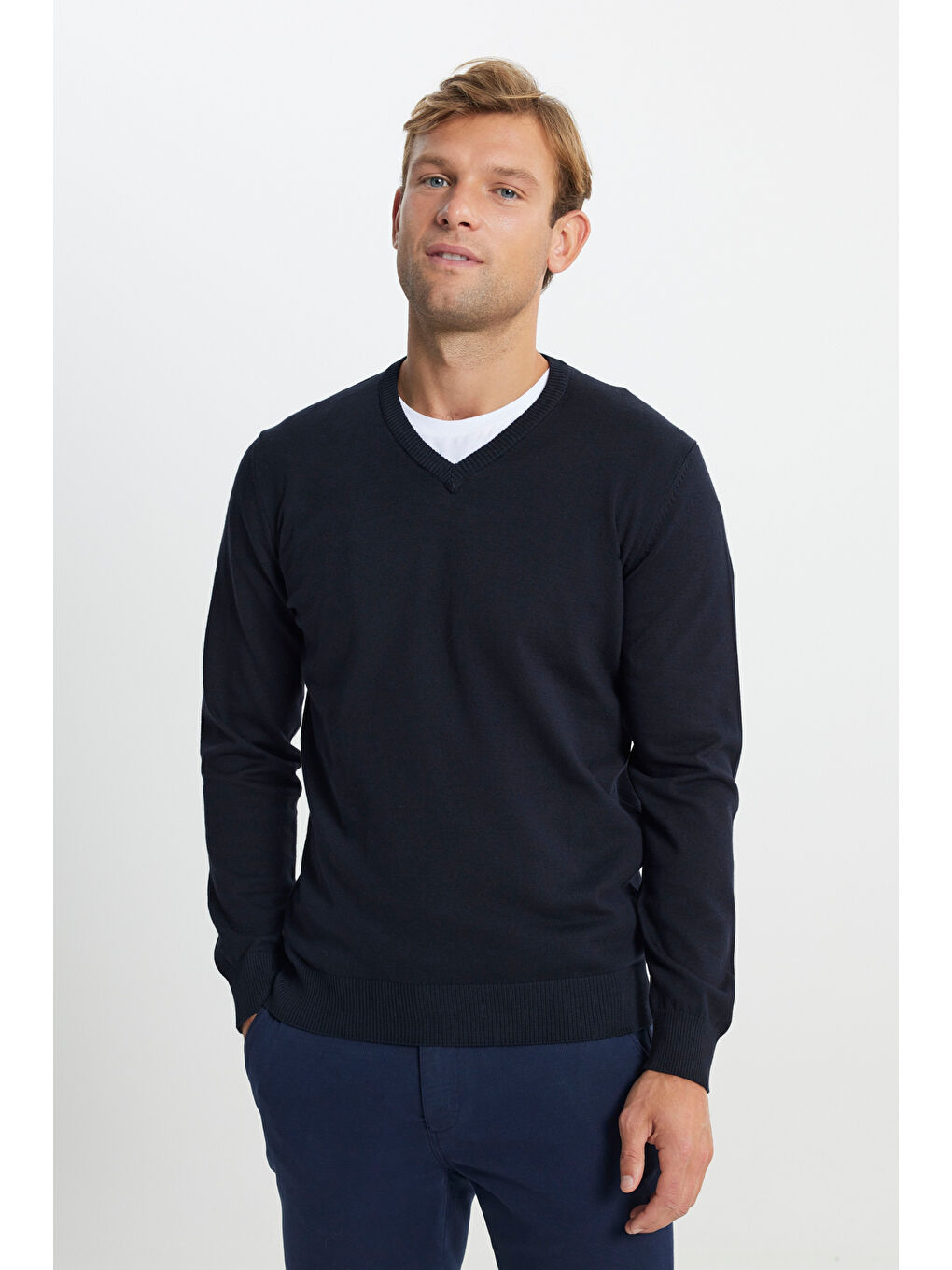 Erkek Lacivert Pamuklu Standart Fit Normal Kesim V Yaka Basic Triko Kazak-3