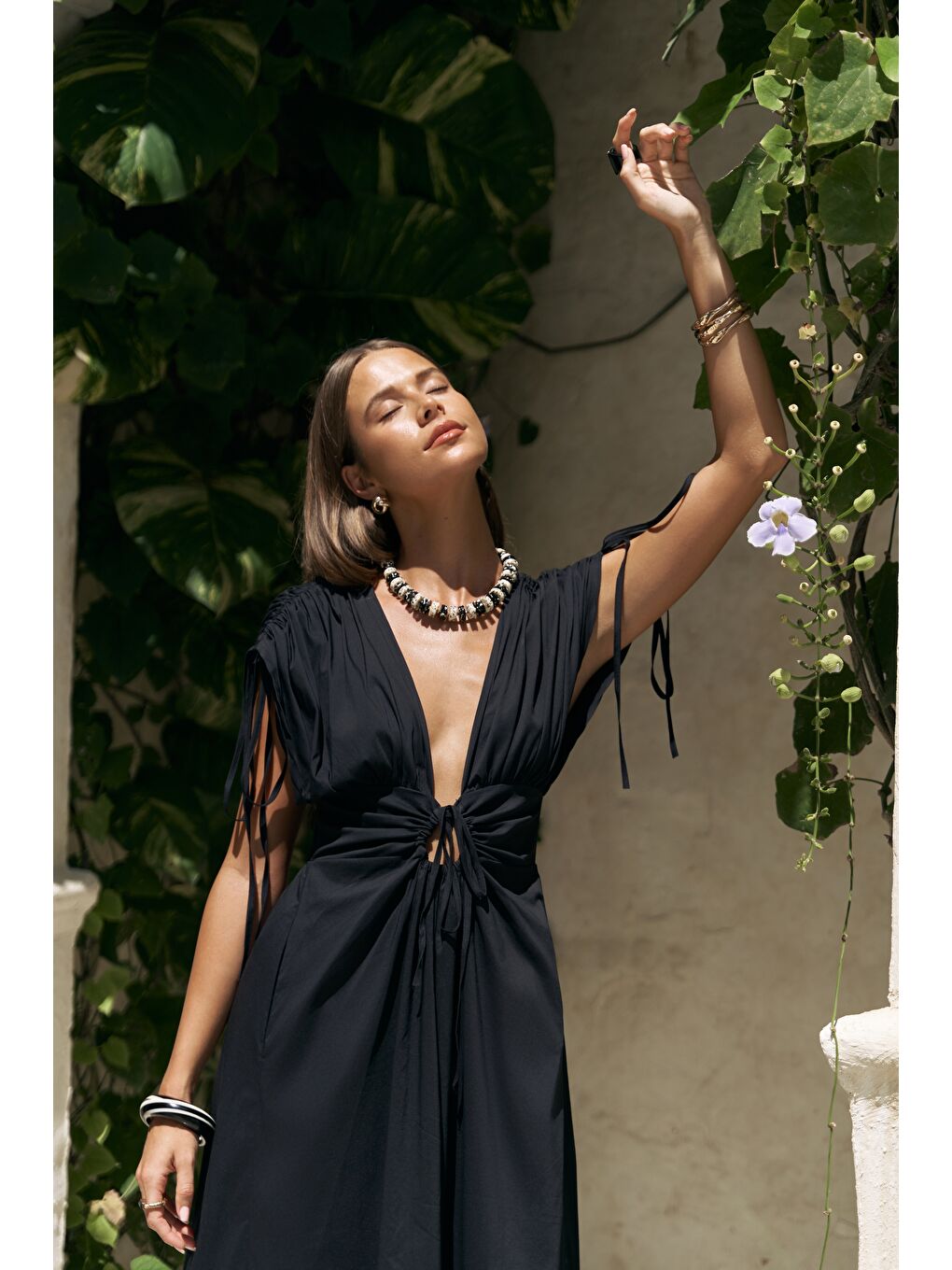 Manarola Büzgü Detay Siyah Uzun Elbise