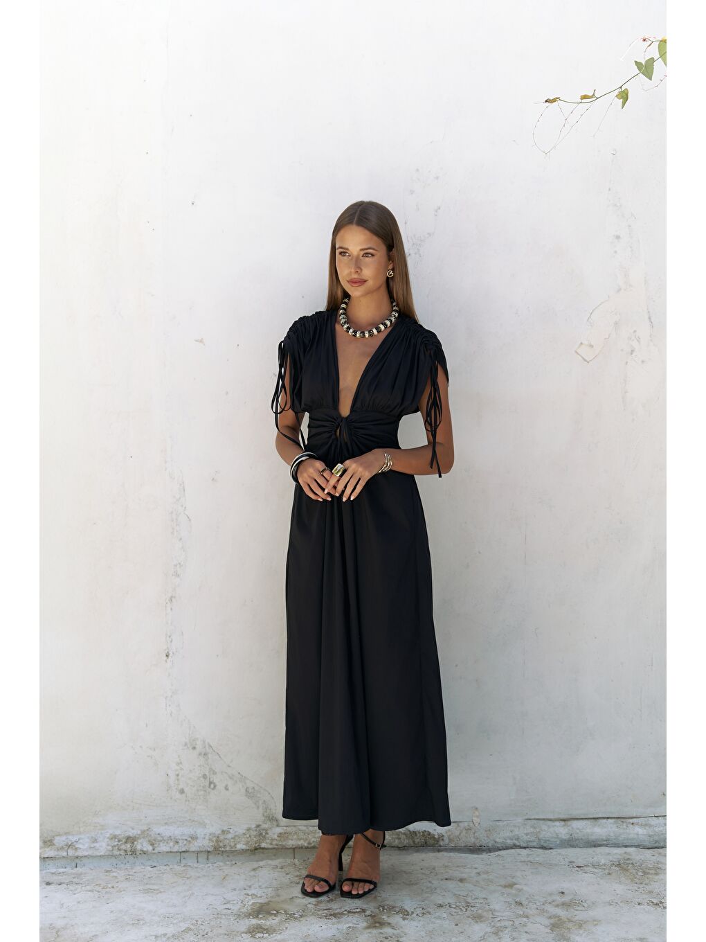 Manarola Büzgü Detay Siyah Uzun Elbise-3