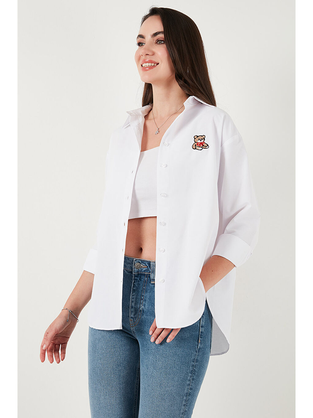 Beyaz Pamuk Karışımlı Regular Fit Ayıcık İşlemeli Kadın Gömlek 6773106-3
