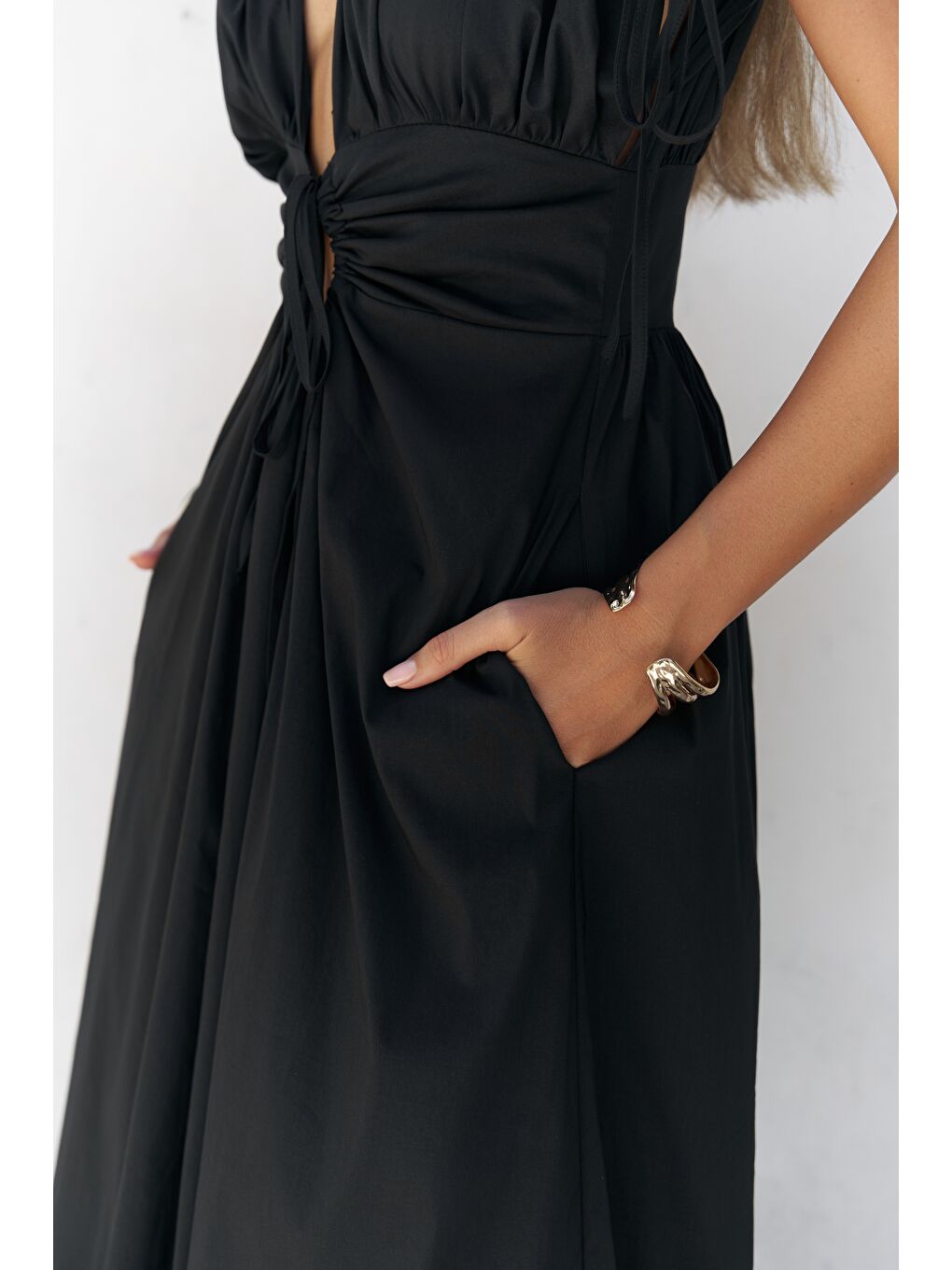 Manarola Büzgü Detay Siyah Uzun Elbise-7