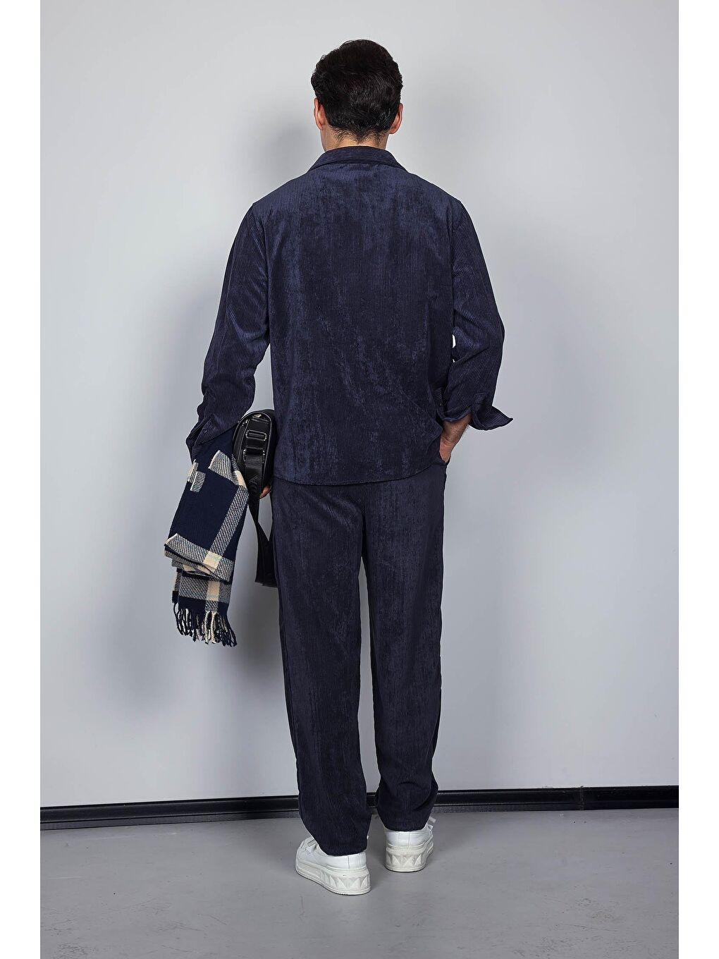 Erkek Oversize Kadife Dokulu Uzun Kollu Gömlek Lacivert-6