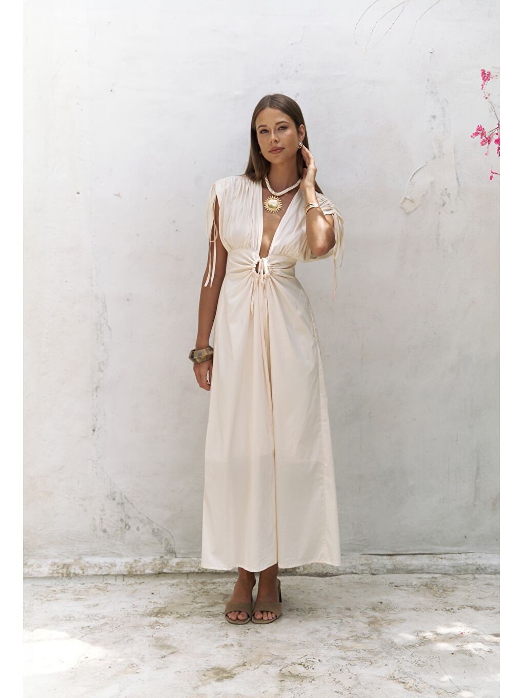 Manarola Büzgü Detay Bej Uzun Elbise