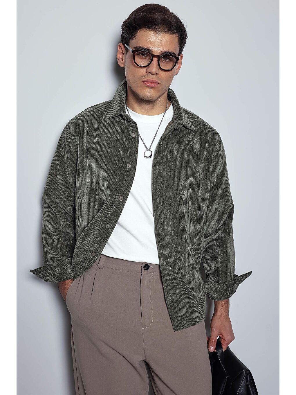 Erkek Oversize Kadife Dokulu Uzun Kollu Gömlek Haki Yeşil-1
