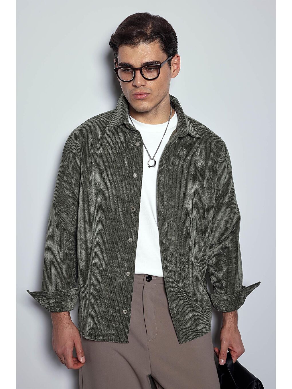 Erkek Oversize Kadife Dokulu Uzun Kollu Gömlek Haki Yeşil-2
