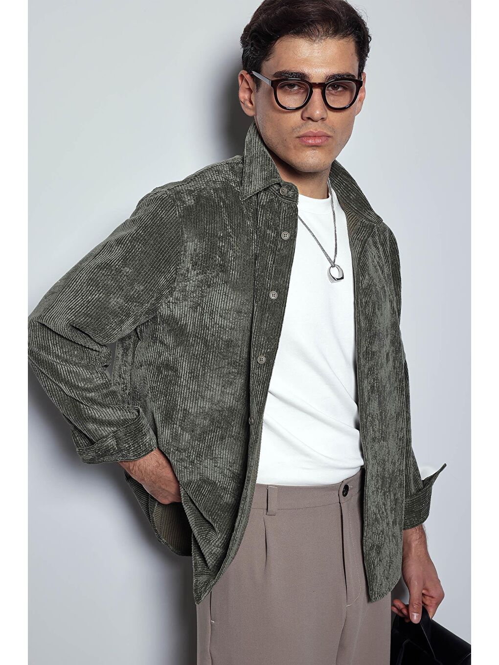Erkek Oversize Kadife Dokulu Uzun Kollu Gömlek Haki Yeşil-3