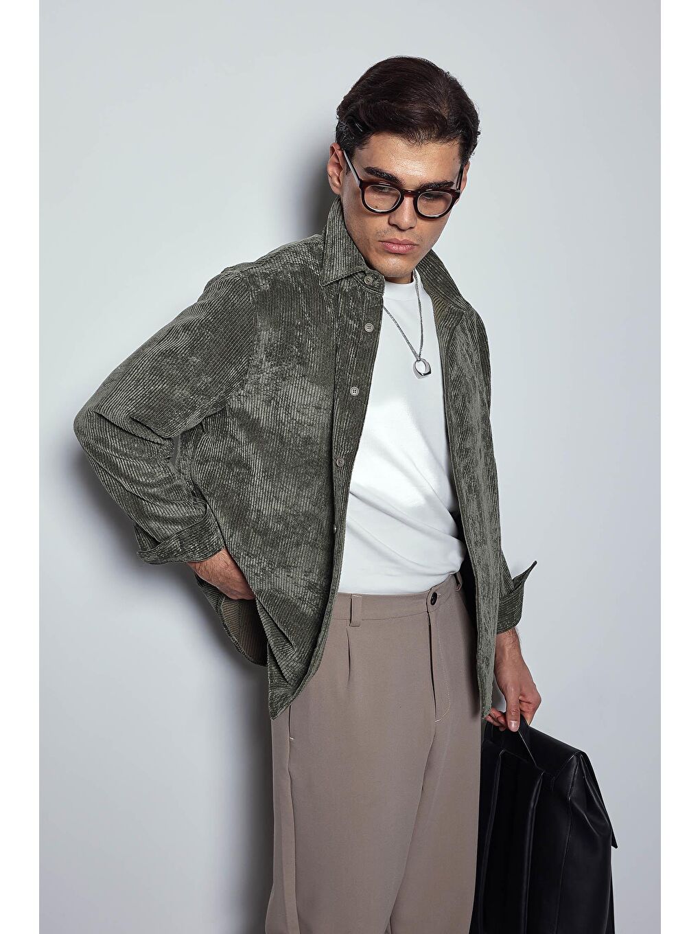 Erkek Oversize Kadife Dokulu Uzun Kollu Gömlek Haki Yeşil-4