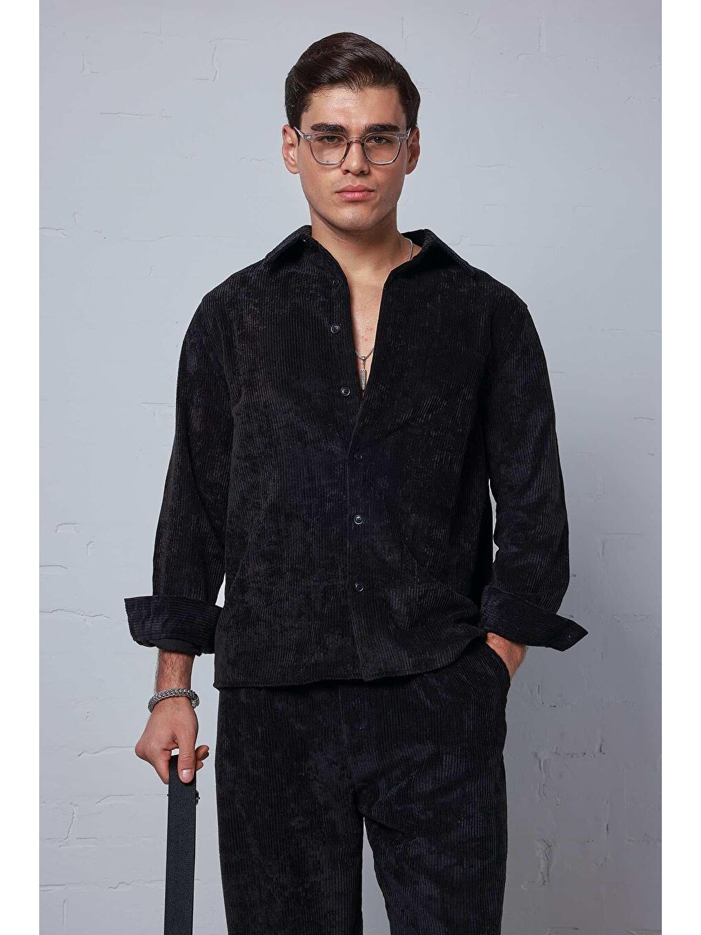 Erkek Oversize Kadife Dokulu Uzun Kollu Gömlek Siyah-1