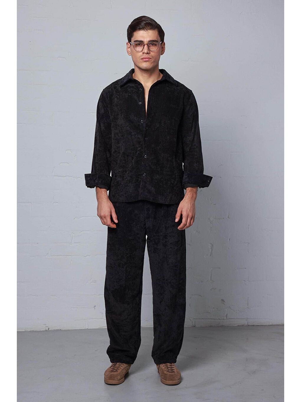 Erkek Oversize Kadife Dokulu Uzun Kollu Gömlek Siyah-2