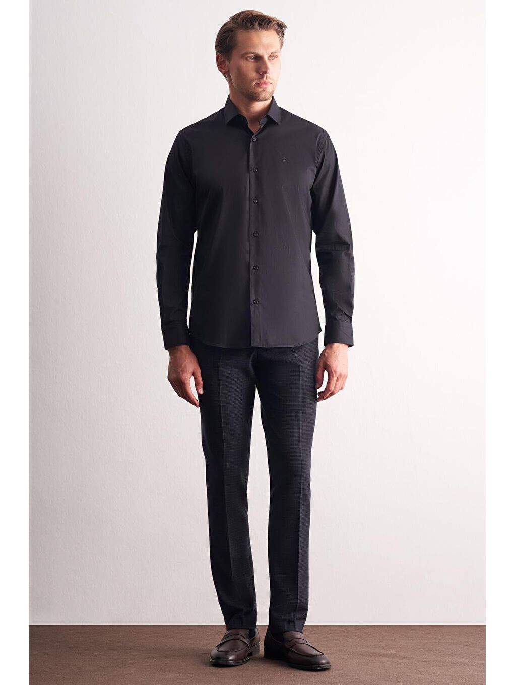 Siyah Yarım İtalyan Yaka Uzun Kol Premium Slim Fit Pamuklu Gömlek 1004255198-2