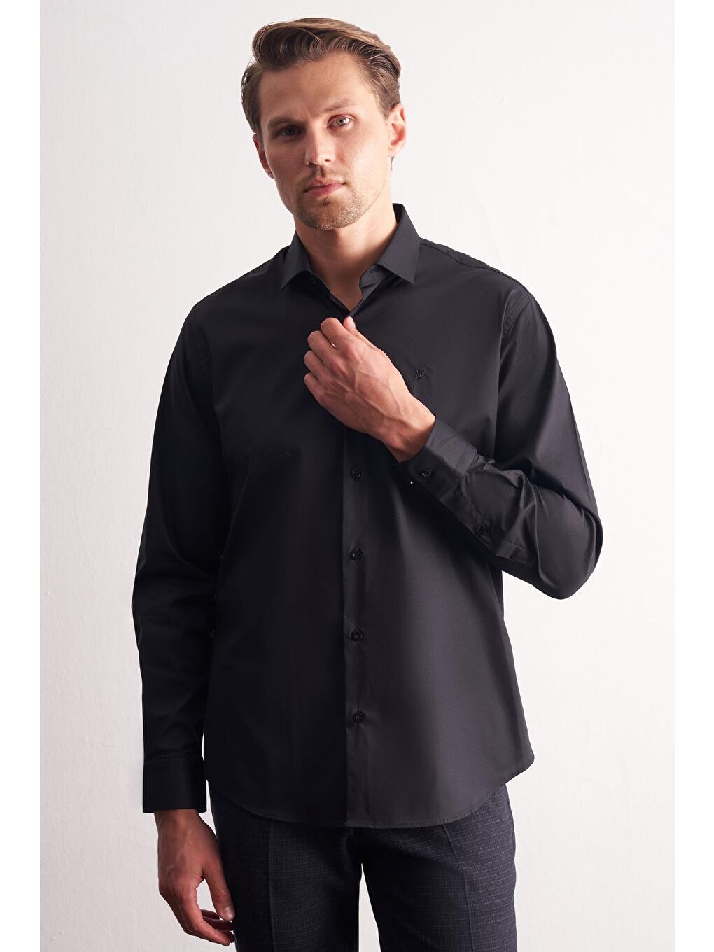 Siyah Yarım İtalyan Yaka Uzun Kol Premium Slim Fit Pamuklu Gömlek 1004255198-3