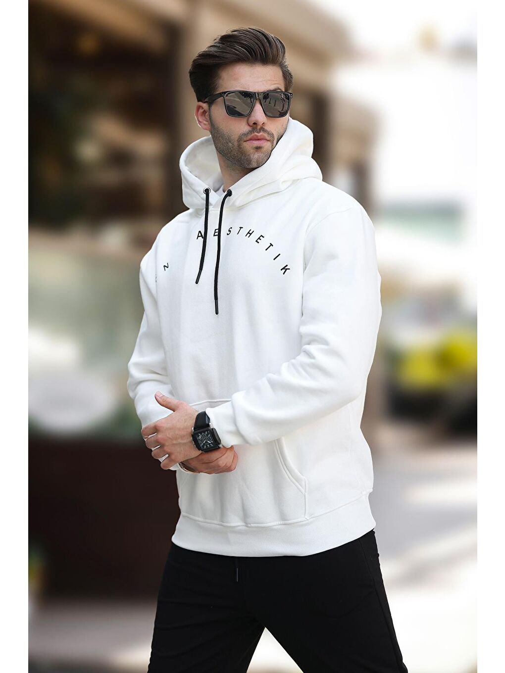 Madmext Ekru Kapüşonlu Cep Detaylı Nakışlı Erkek Sweatshirt 7054