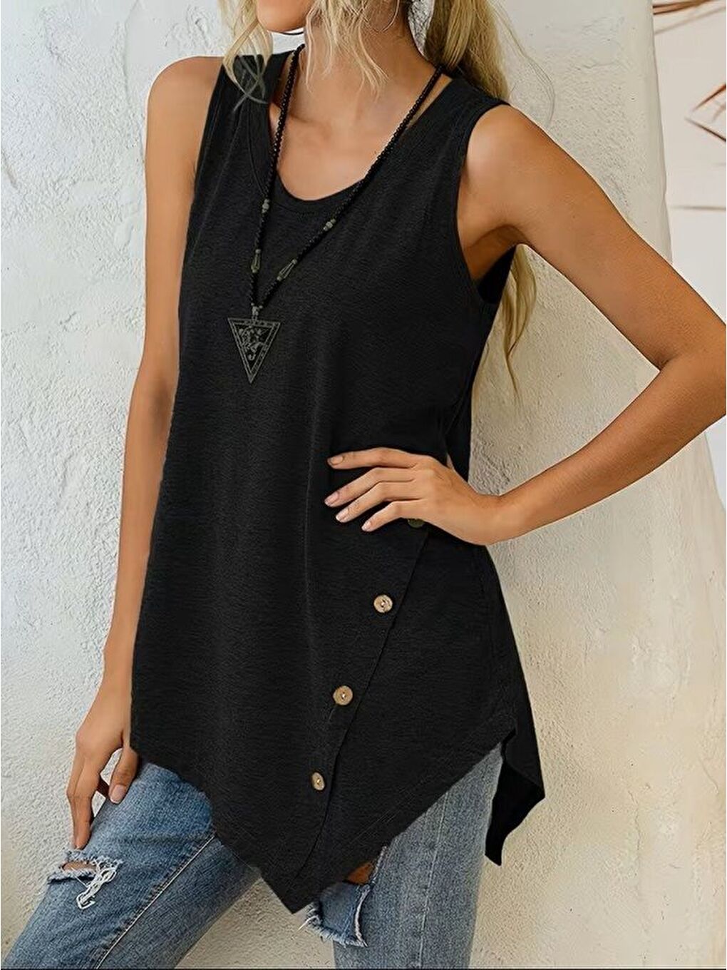 Siyah Kadın Askılı Yuvarlak Yakalı Asimetrik Kesim Detaylı Viskon Bluz