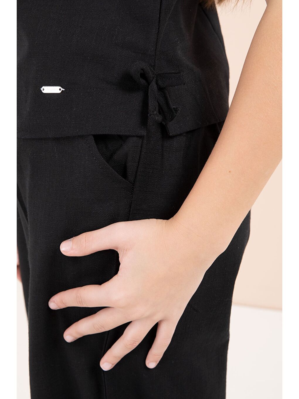 Siyah Geniş Paça Pantolonlu Kız Çocuk Keten Croplu Takım 23447-2