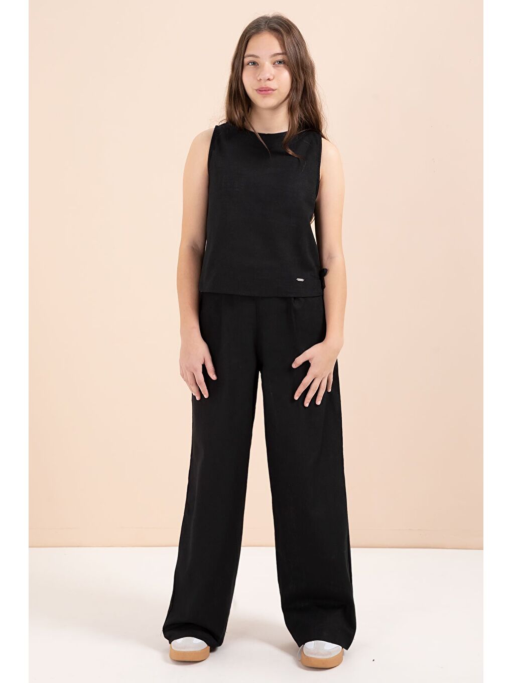 Siyah Geniş Paça Pantolonlu Kız Çocuk Keten Croplu Takım 23447-4