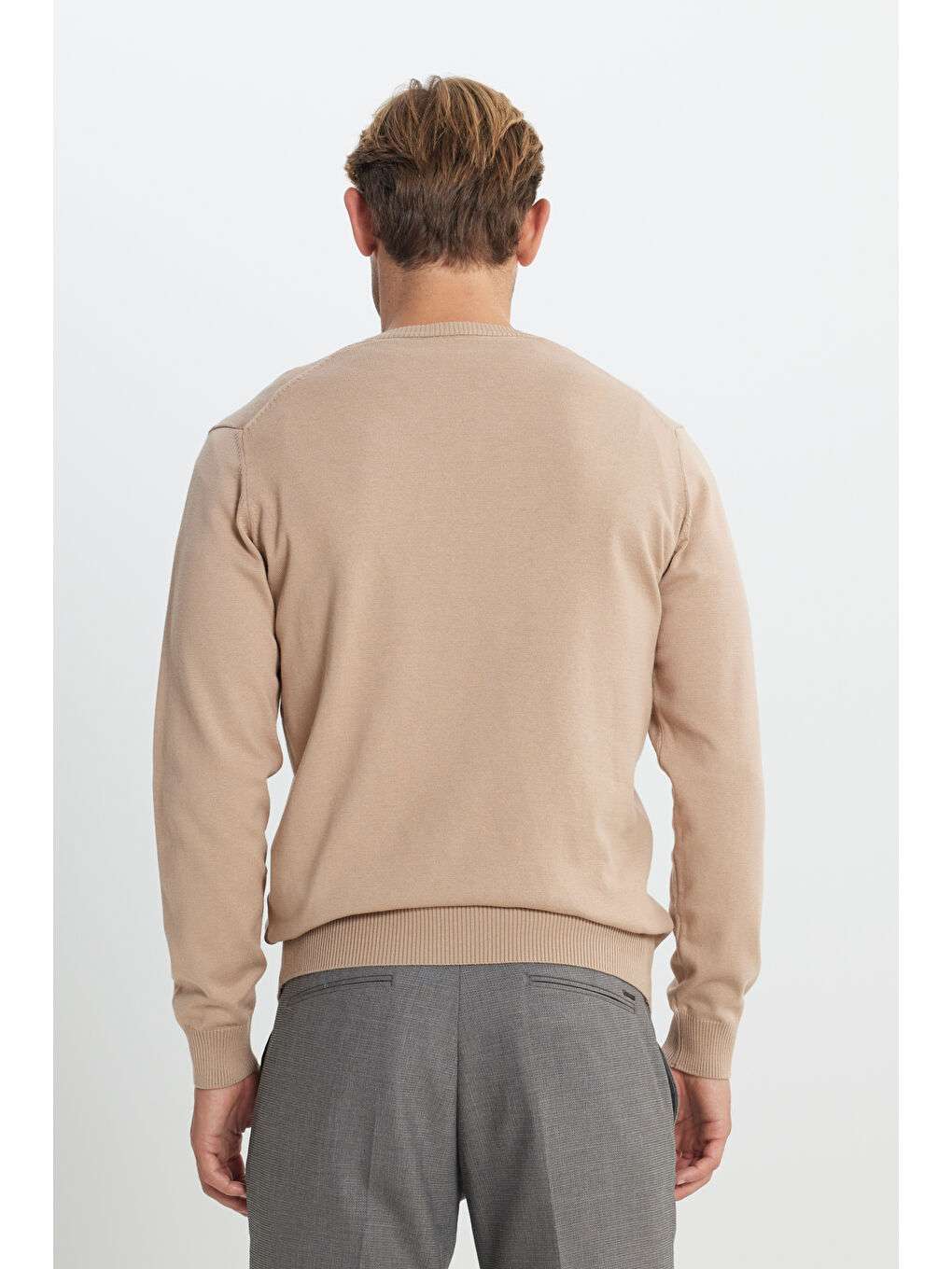 Erkek Bej Pamuklu Standart Fit Normal Kesim V Yaka Basic Triko Kazak-4