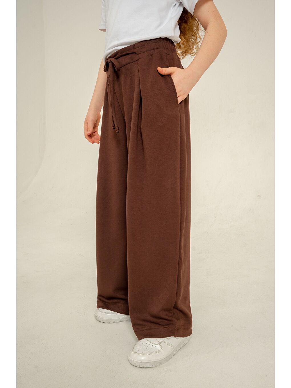 Kahverengi Ön Pileli Yumuşak Dokulu - Comfort Kumaş Kız Çocuk Eşofman Altı-3