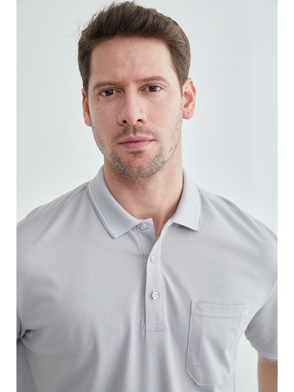 Gri Düğmeli Tek Cepli Polo Yaka Tişört-4