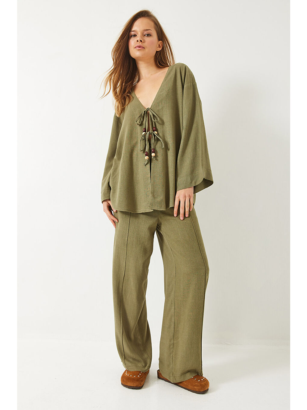 Yeşil Kadın Önden Bağlamalı Boncuk Detaylı Keten Alt-Üst Takım-1