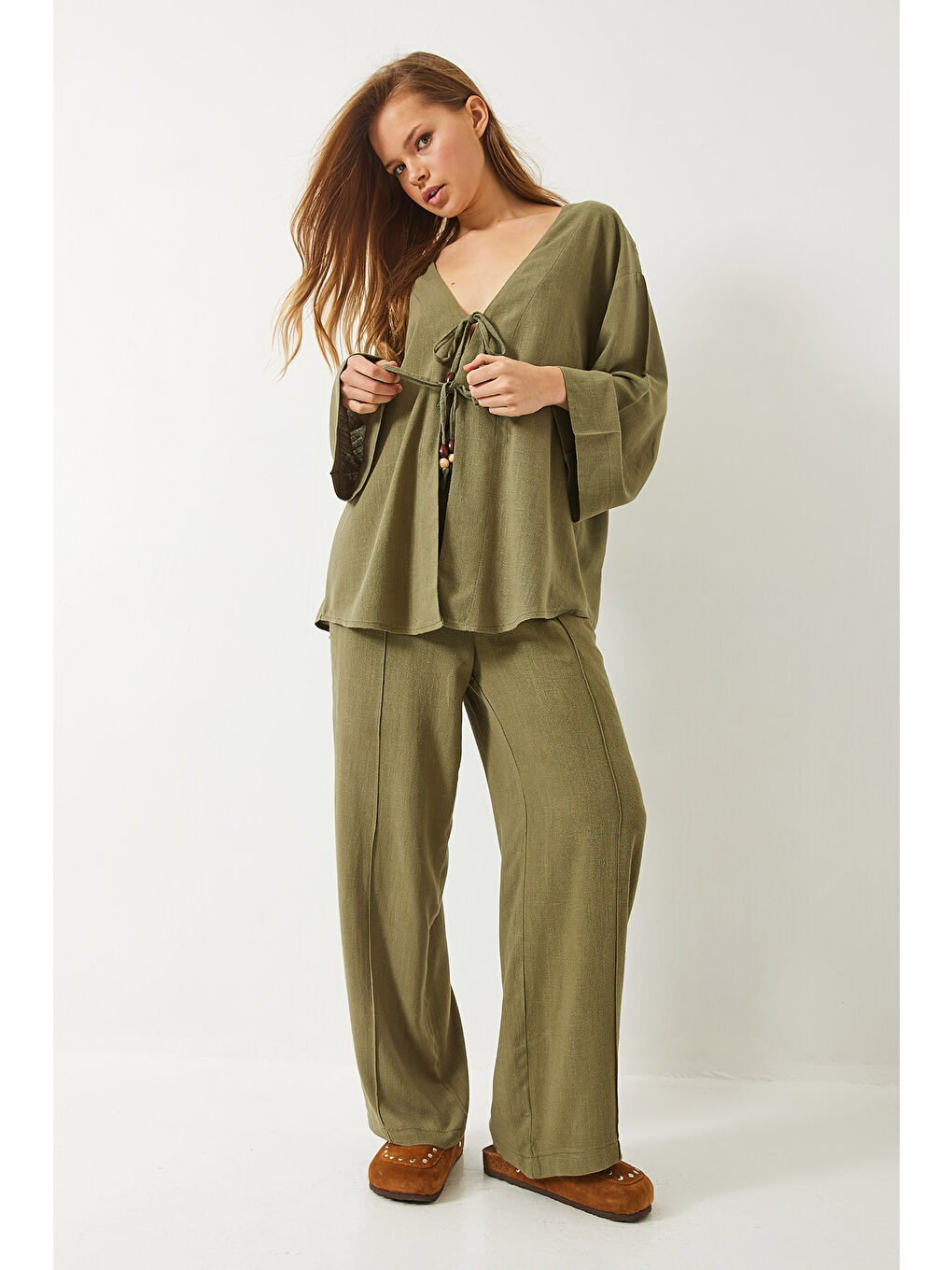 Yeşil Kadın Önden Bağlamalı Boncuk Detaylı Keten Alt-Üst Takım-2