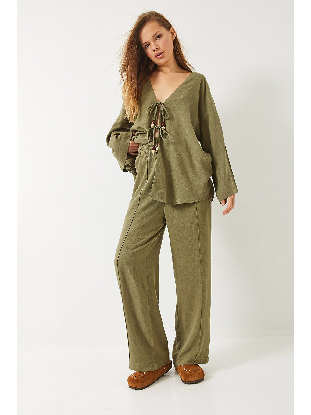 Yeşil Kadın Önden Bağlamalı Boncuk Detaylı Keten Alt-Üst Takım-3