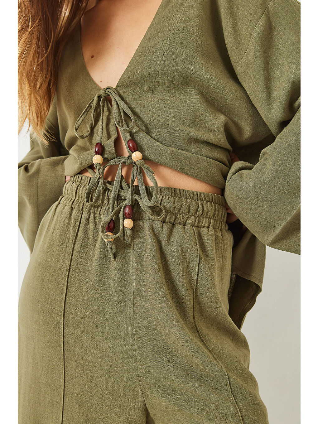 Yeşil Kadın Önden Bağlamalı Boncuk Detaylı Keten Alt-Üst Takım-5