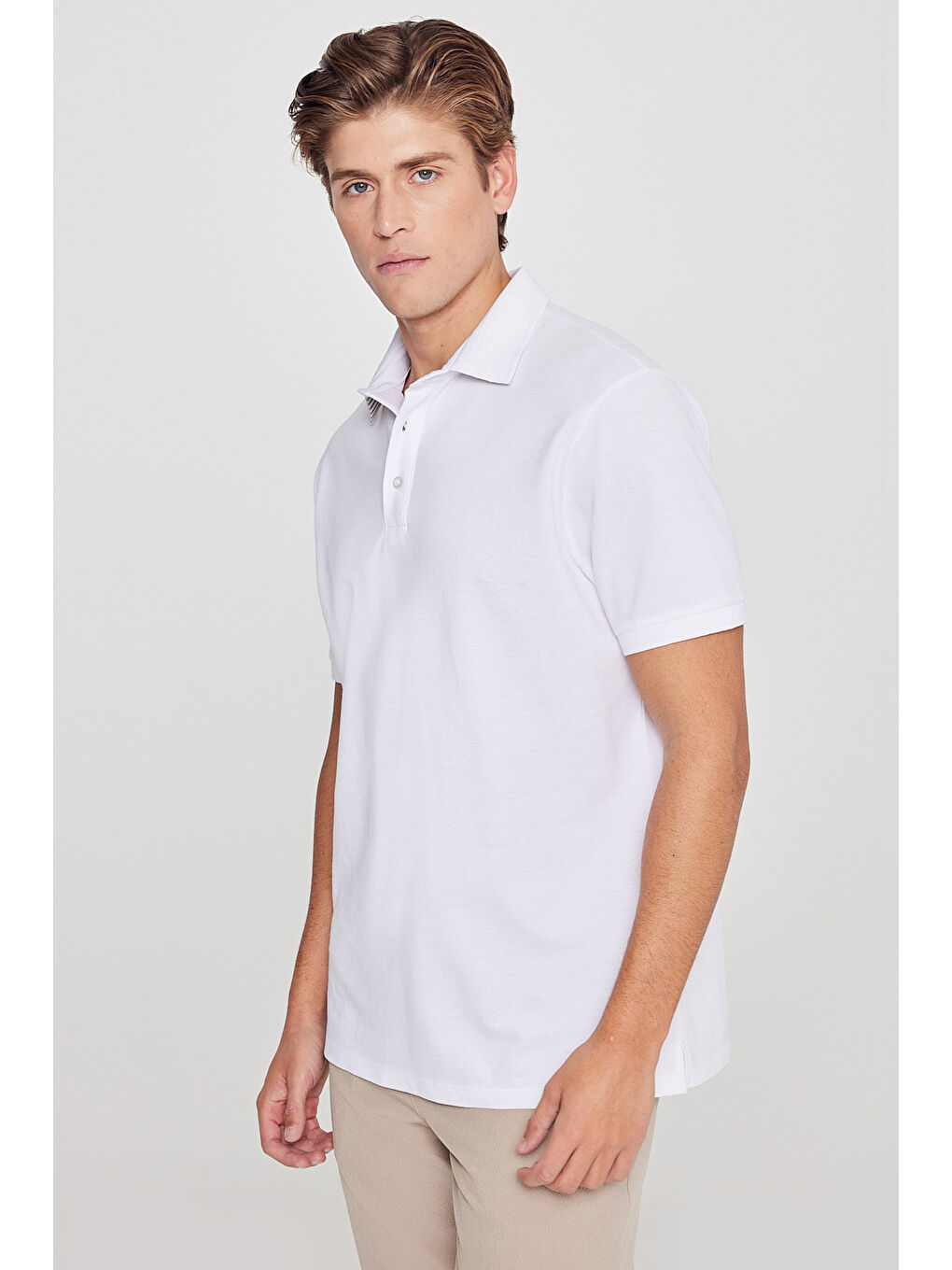 Erkek Beyaz %100 Pamuk Standart Fit Normal Kesim Polo Yaka Tişört