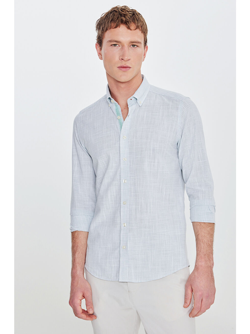 Erkek Haki Slim Fit Dar Kesim Düğmeli Yaka Armürlü Gömlek