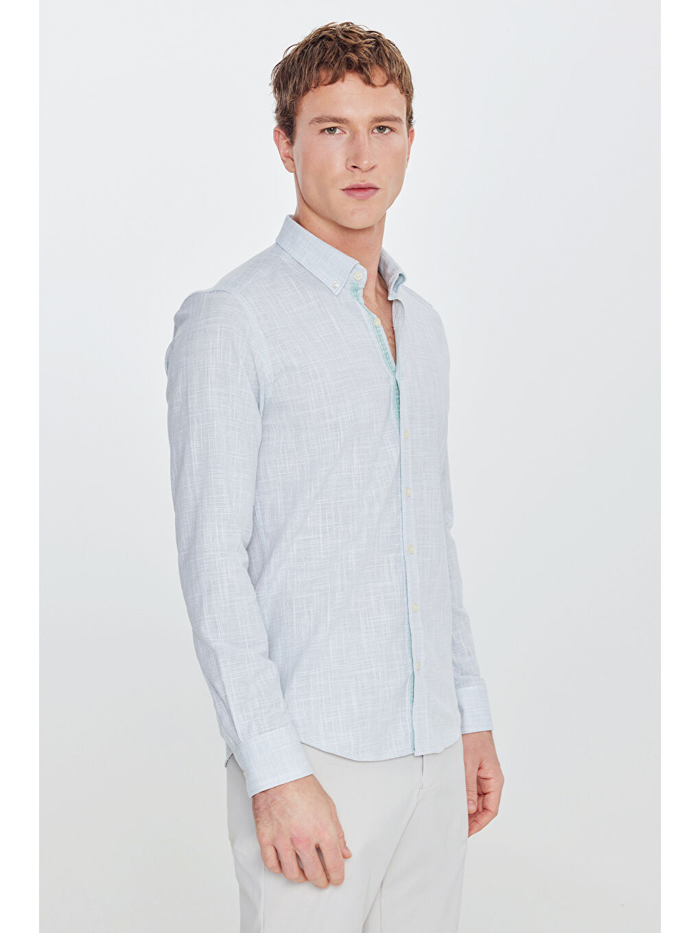 Erkek Haki Slim Fit Dar Kesim Düğmeli Yaka Armürlü Gömlek-2