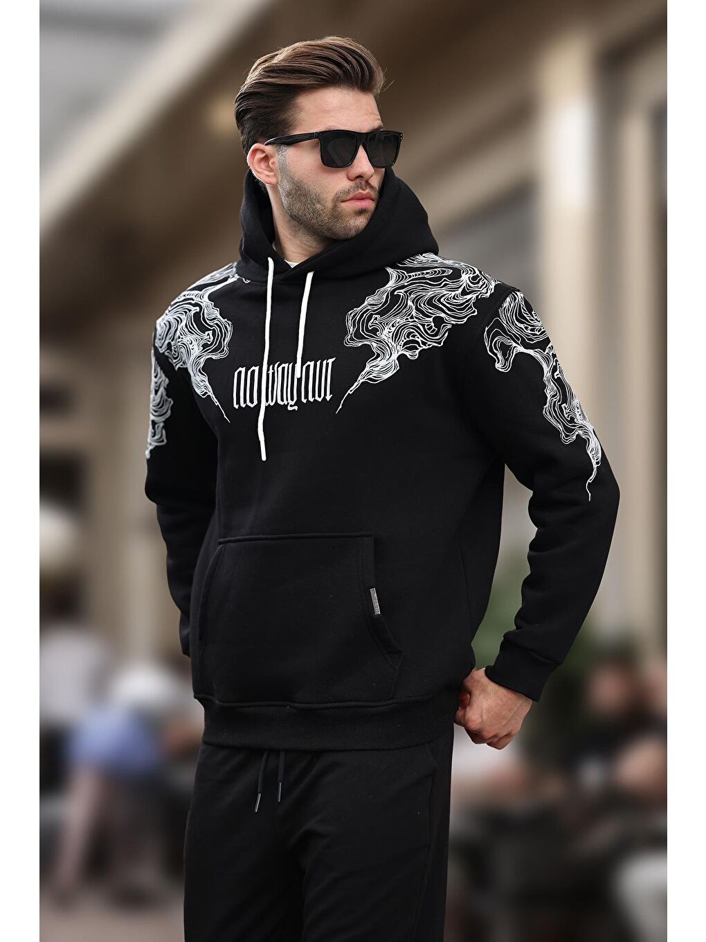 Madmext Siyah Kapüşonlu Cep Detaylı Baskılı Erkek Sweatshirt 7052 - 2