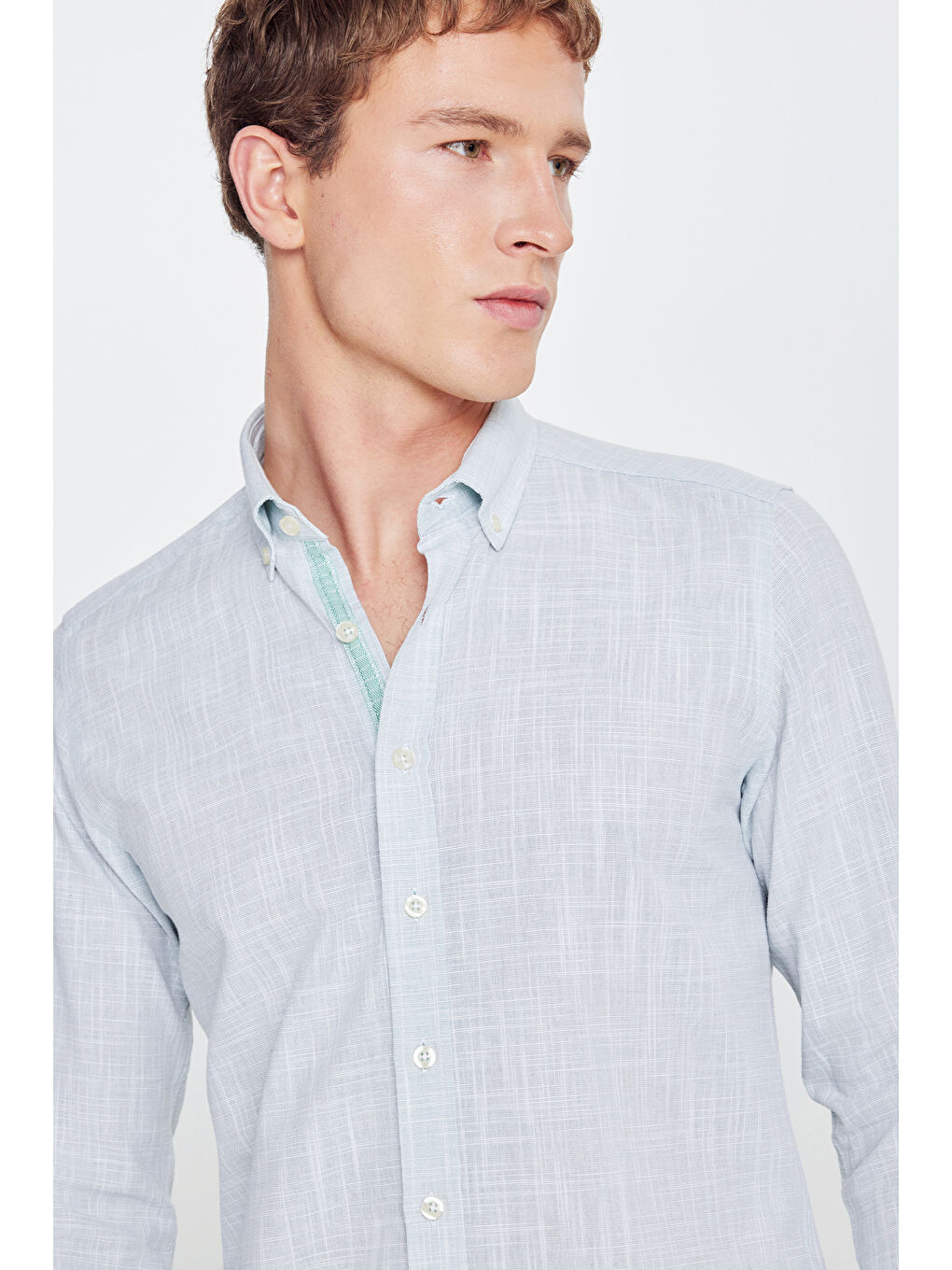 Erkek Haki Slim Fit Dar Kesim Düğmeli Yaka Armürlü Gömlek-3