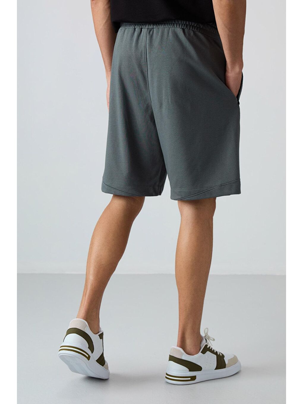 Haki Pamuklu Kalın Yumuşak Dokulu Comfort Fit Baskılı Erkek Şort - 81265-4