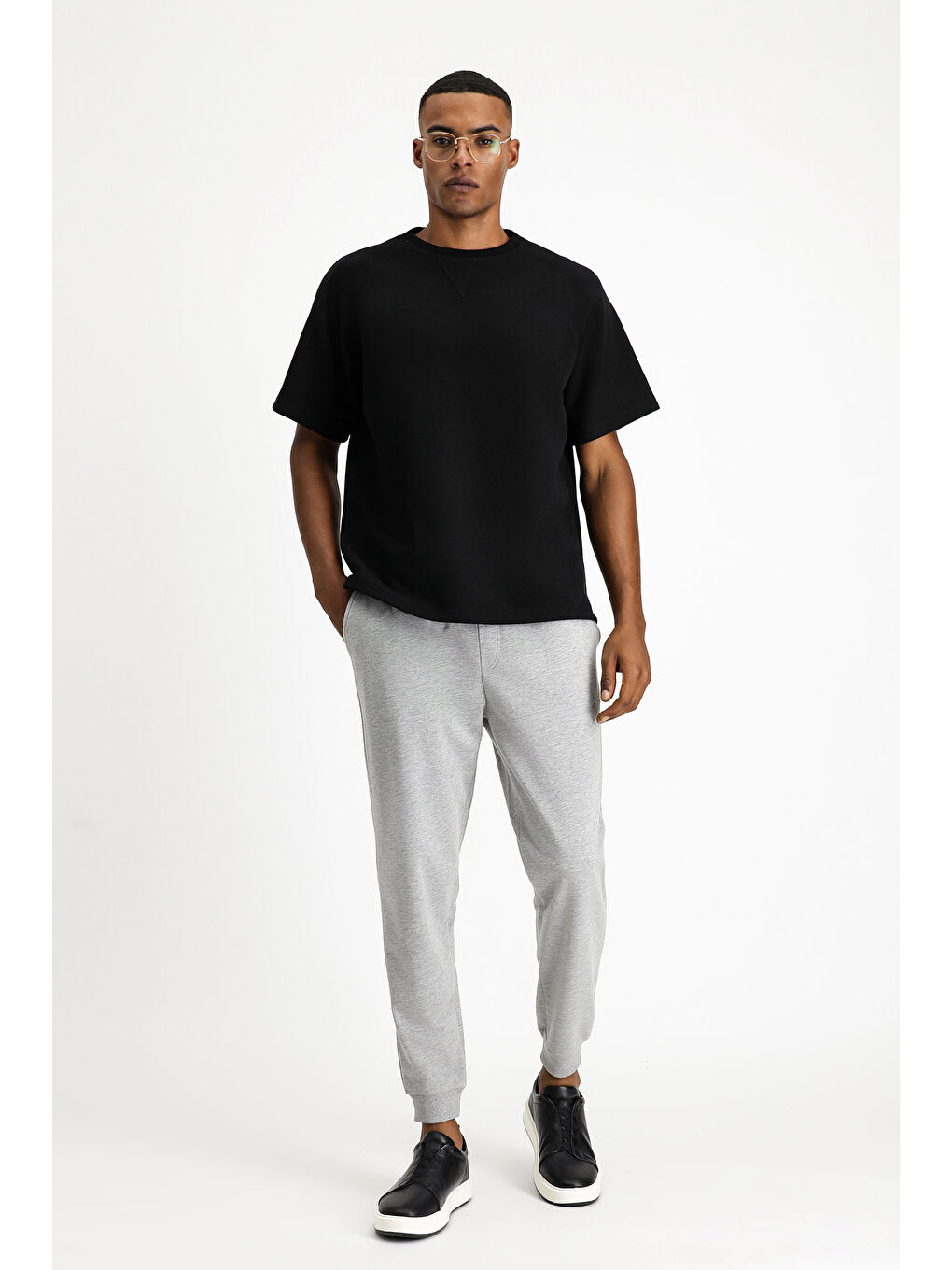 Siyah Bisiklet Yaka Oversize Pamuklu Tişört-1