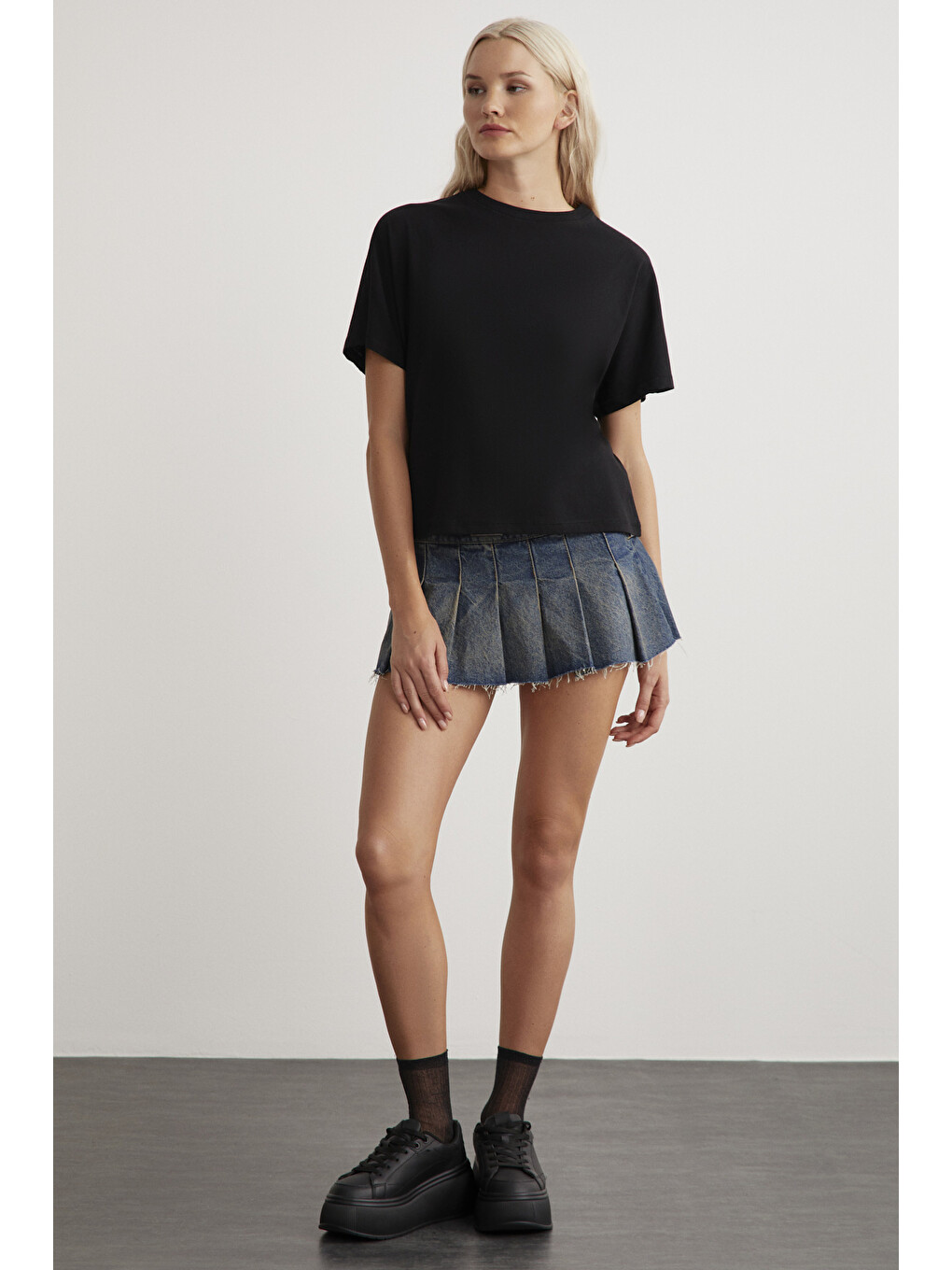 Siyah LOTTIE Kadın %100 Organik Pamuklu Regular Kalıp Bisiklet Yaka Basic Kısa Kollu SİYAH T-Shirt-1