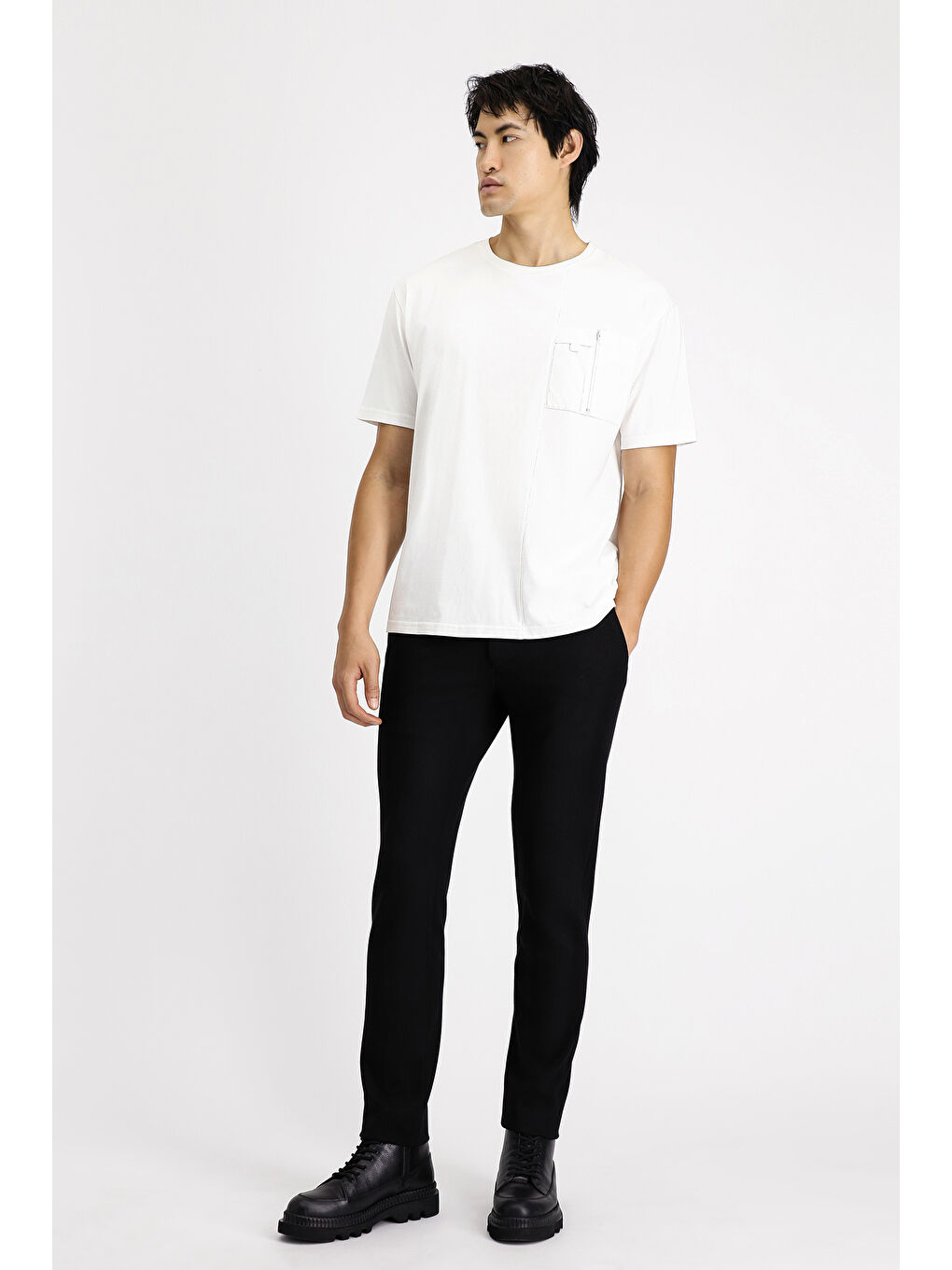 Beyaz Bisiklet Yaka Oversize Pamuk Tişört-1