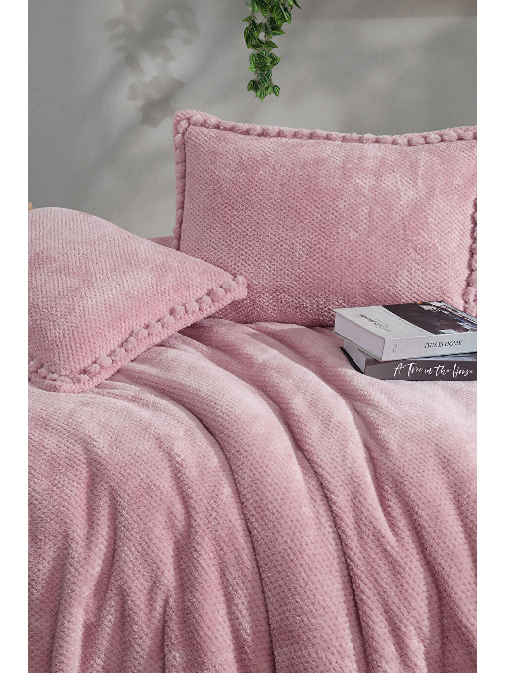 Pembe Welsoft Ponpon Detaylı Yatak Örtüsü Seti Çift Kişilik Masse Pudra