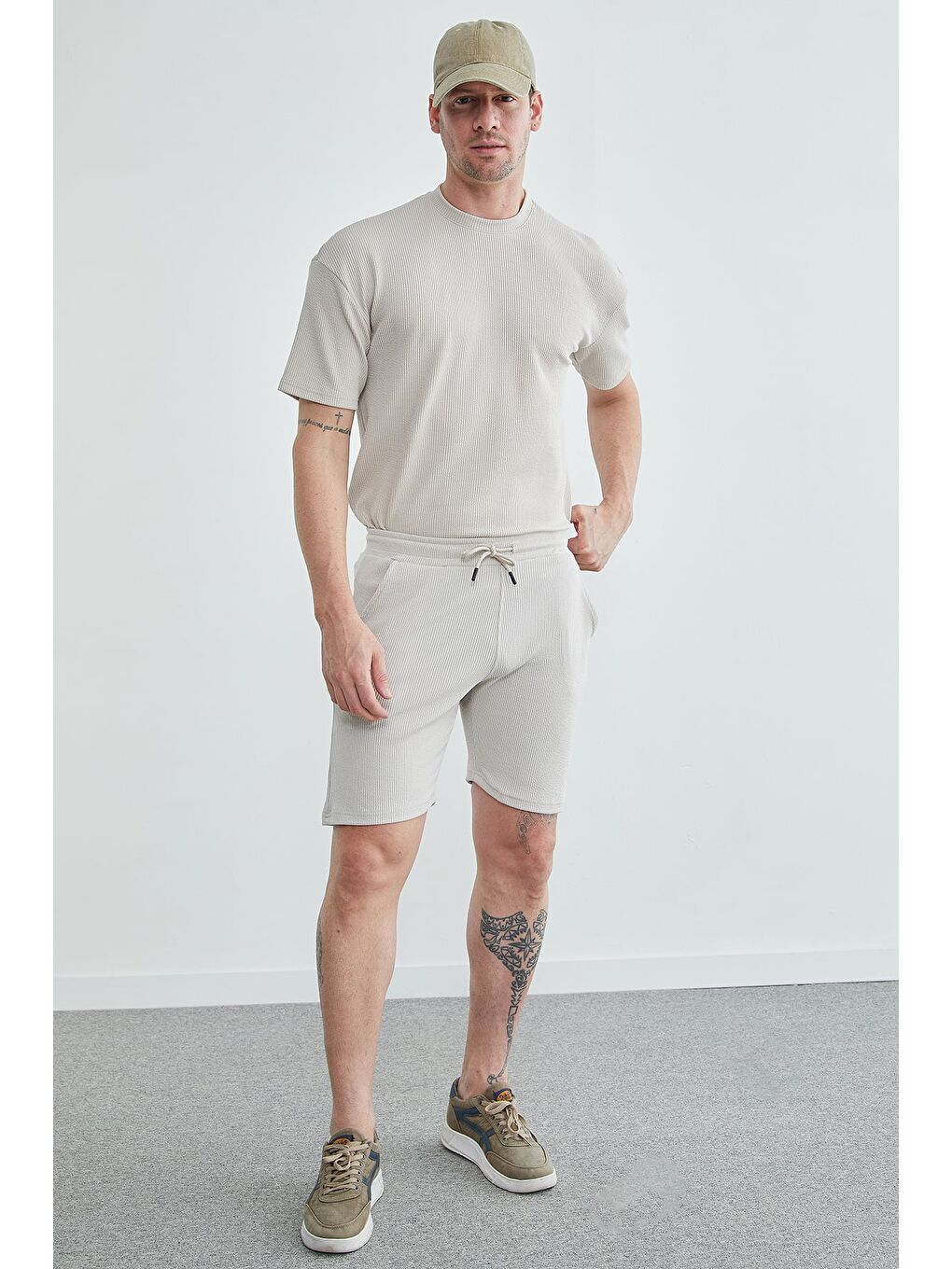 Bej Beli Lastikli Fitilli Şort