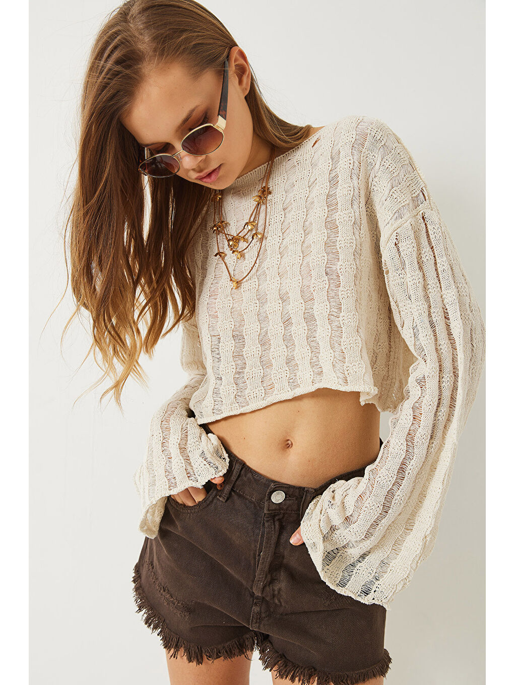 Bej Kadın Kayık Yaka Uzun Kollu Ajurlu Örgü Oversize Crop Bluz