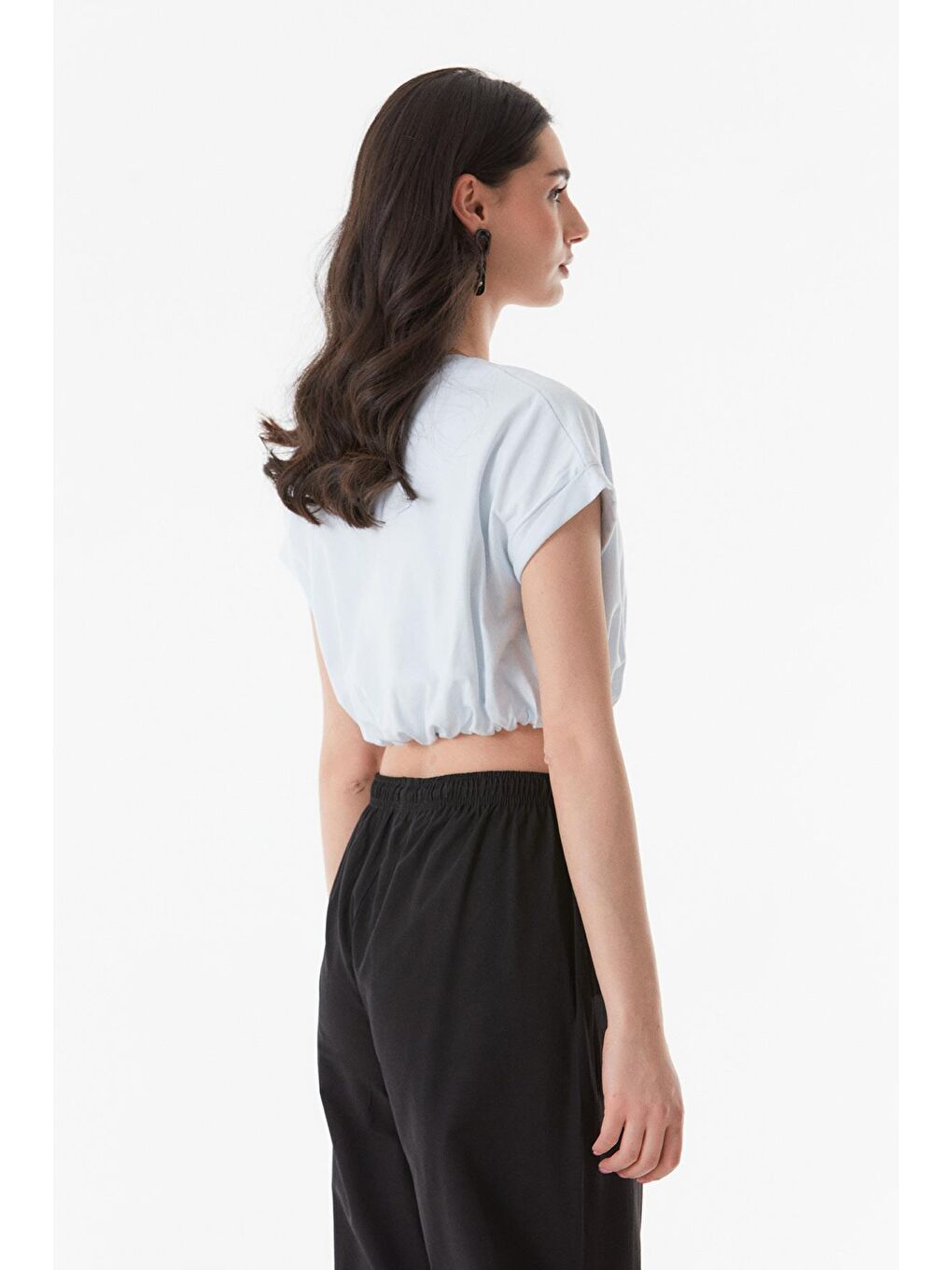 Beyaz Basic Altı Lastikli Crop Tişört-3