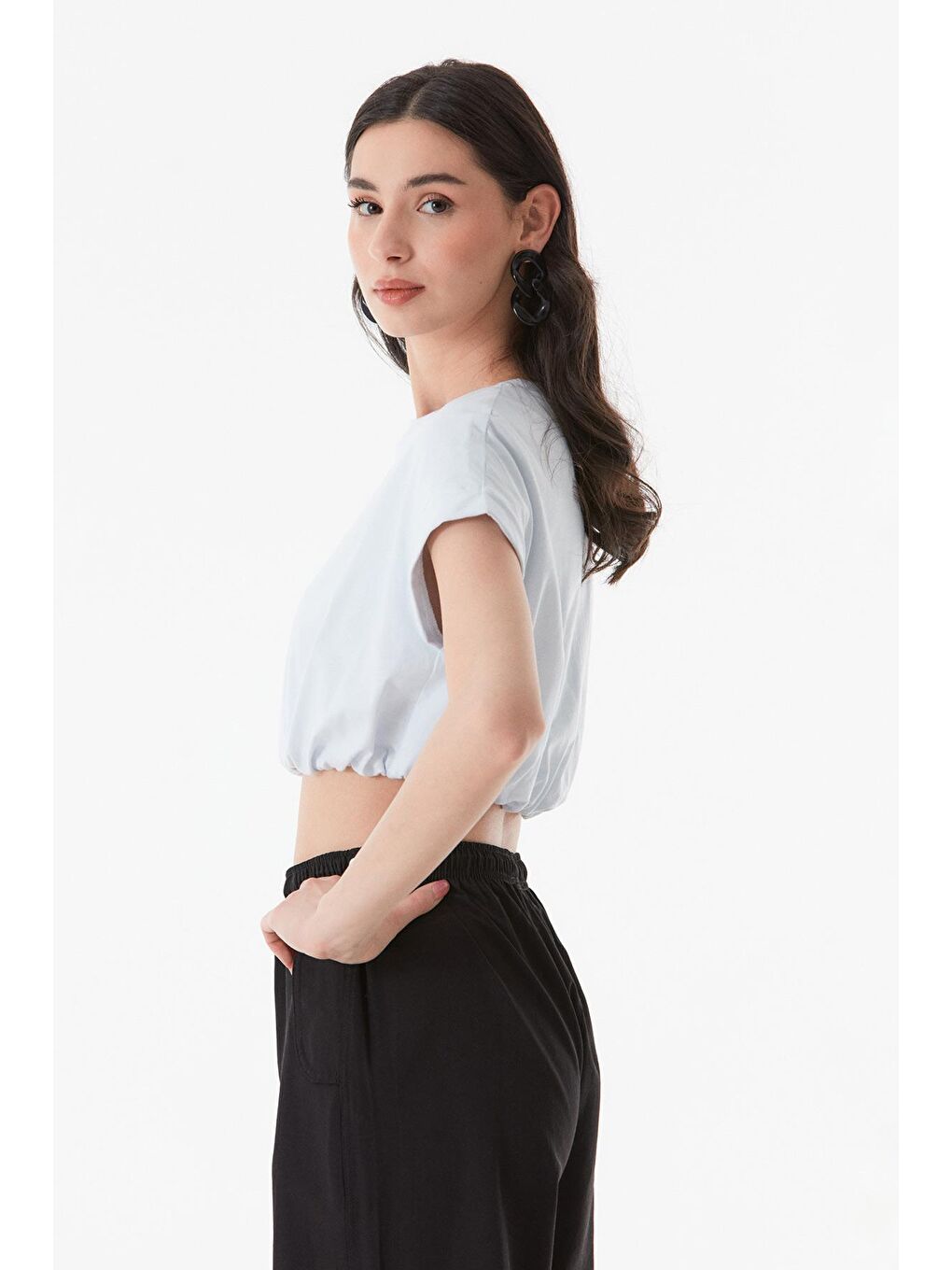 Beyaz Basic Altı Lastikli Crop Tişört-4