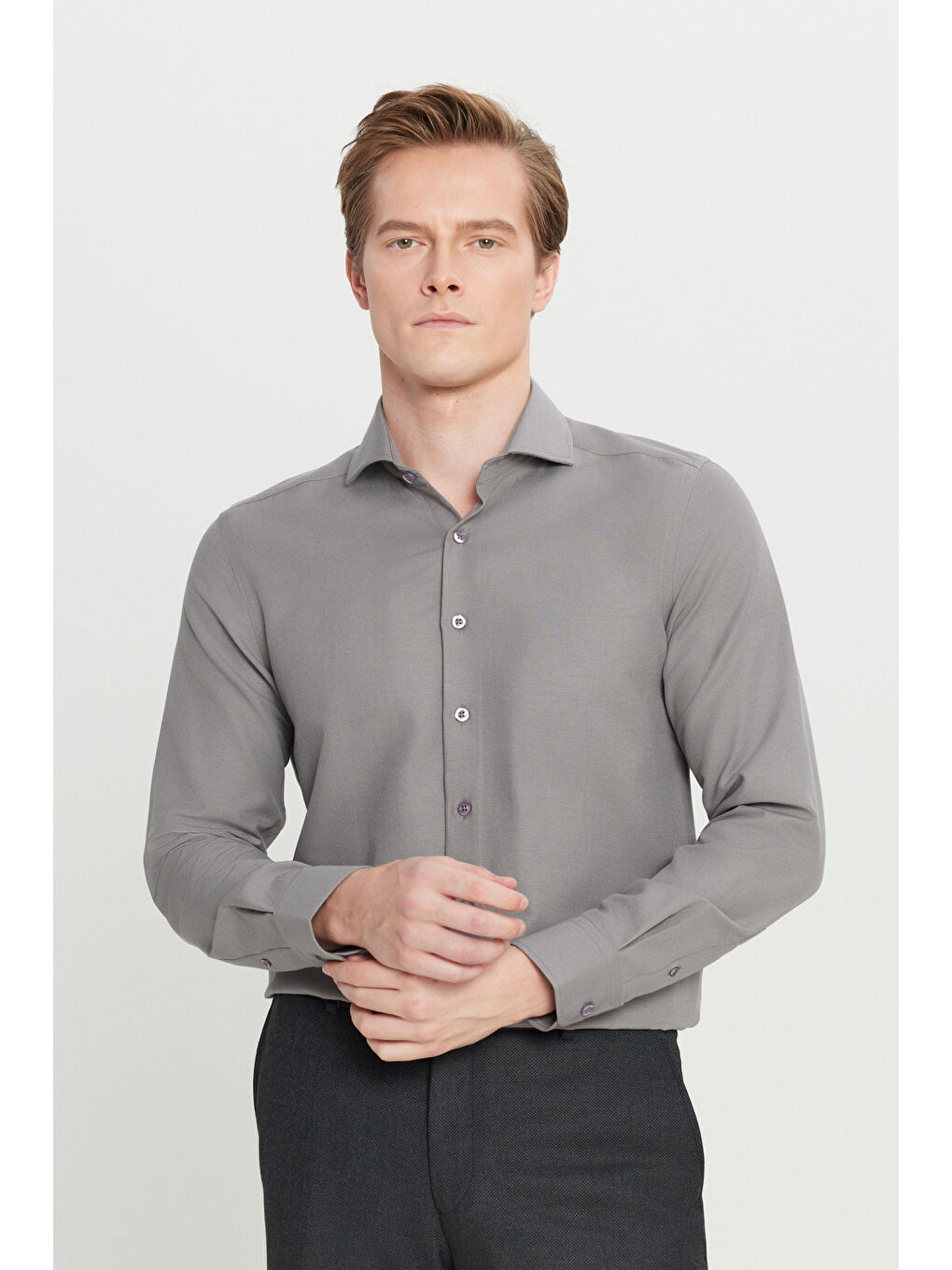 Erkek Gri Pamuklu Oxford Tailored Slim Fit Dar Kesim Küçük İtalyan Yaka Armürlü Gömlek